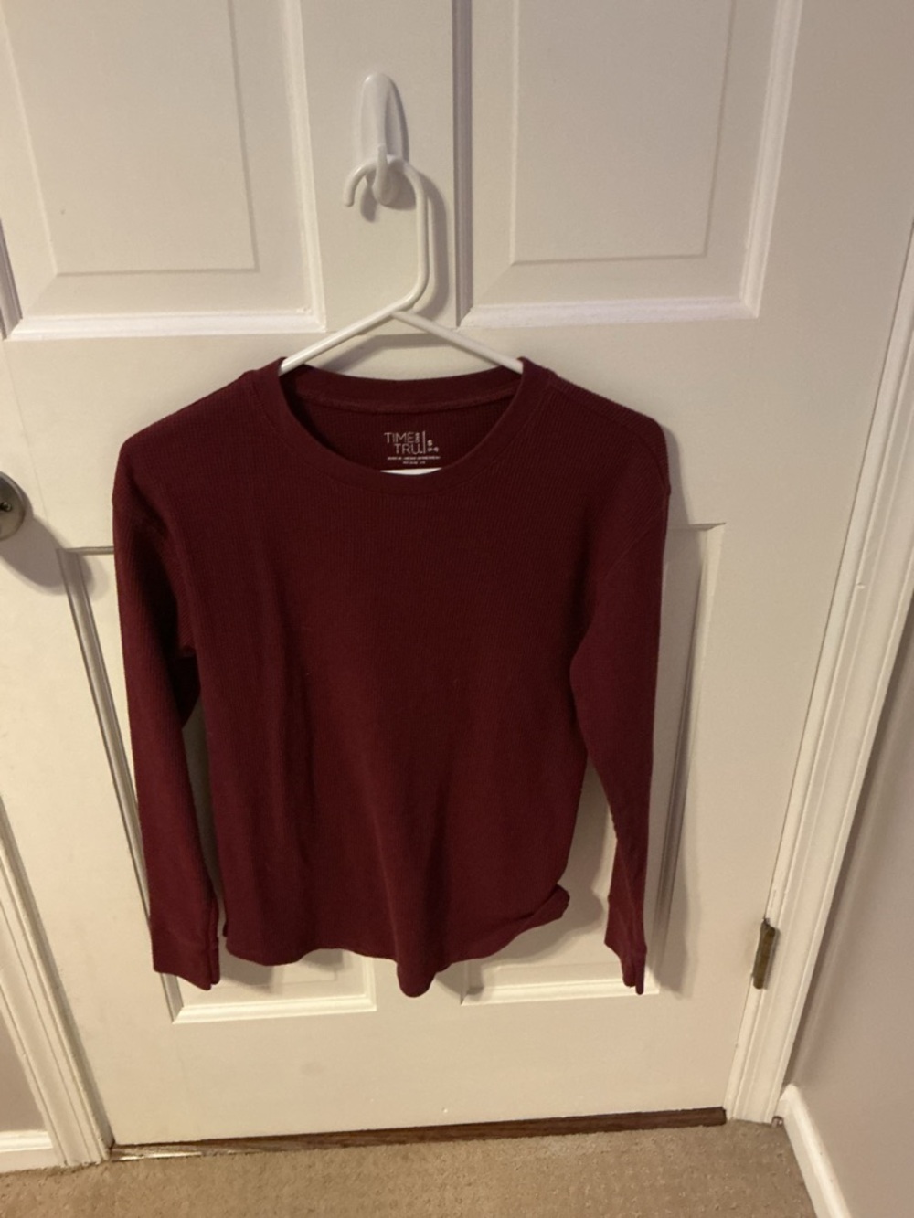 Time and Tru Ribbed Long Sleeve Crew Top in Wine